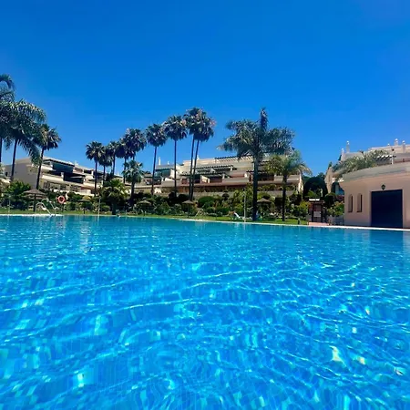 Stayatsas Luxury 80 M2 Terrace, Pools & Parking