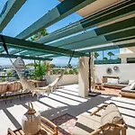 Stayatsas Marbella Luxury 2 Bedroom Apartment, 80 M2 Private Terrace, Huge Pools, Private Parking Walk To Beach & Puerto Banus