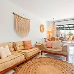 Stayatsas Marbella Luxury 2 Bedroom Apartment, 80 M2 Private Terrace, Huge Pools, Private Parking Walk To Beach & Puerto Banus Apartamento *
