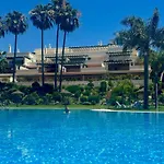 Stayatsas Marbella Luxury 2 Bedroom Apartment, 80 M2 Private Terrace, Huge Pools, Private Parking Walk To Beach & Puerto Banus Apartamento