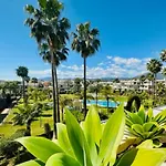 Apartamento Stayatsas Marbella Luxury 2 Bedroom Apartment, 80 M2 Private Terrace, Huge Pools, Private Parking Walk To Beach & Puerto Banus *