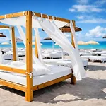 Апартаменти Stayatsas Marbella Luxury Apartment 80 M2 Terrace, Pools & Parking Марбелья