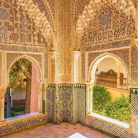 Stayatsas Marbella Luxury 2 Bedroom Apartment, 80 M2 Private Terrace, Pools, Walk To Beach & Puerto Banus Appartement