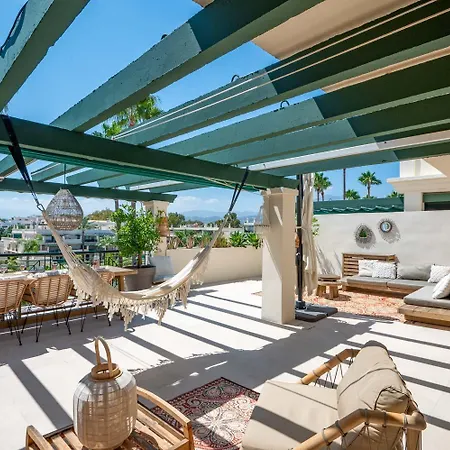 Stayatsas Marbella Luxury 2 Bedroom Apartment, 80 M2 Private Terrace, Pools, Walk To Beach & Puerto Banus