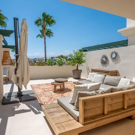 Stayatsas Marbella Luxury 2 Bedroom Apartment, 80 M2 Private Terrace, Pools, Walk To Beach & Puerto Banus Appartement Marbellac