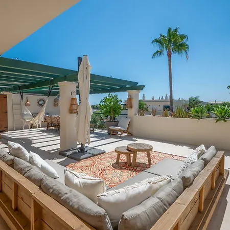 شقة Stayatsas Marbella Luxury 2 Bedroom Apartment, 80 M2 Private Terrace, Pools, Walk To Beach & Puerto Banus ماربيا