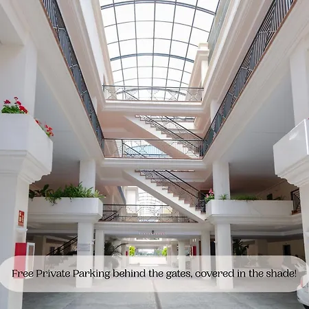 Stayatsas Marbella Luxury 2 Bedroom Apartment, 80 M2 Private Terrace, Pools, Walk To Beach & Puerto Banus