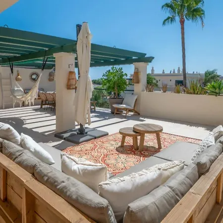 Stayatsas Marbella Luxury 2 Bedroom Apartment, 80 M2 Private Terrace, Huge Pools, Private Parking Walk To Beach & Puerto Banus Apartamento
