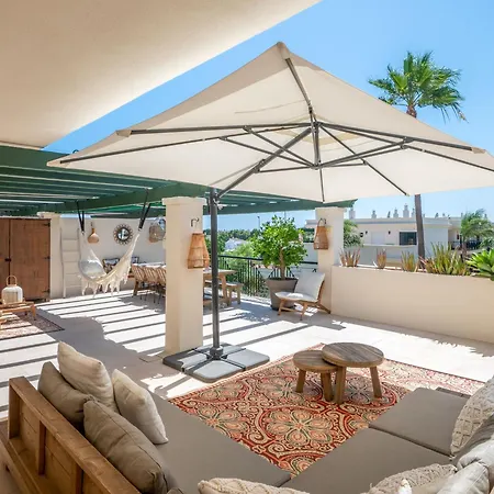 Apartamento Stayatsas Marbella Luxury 2 Bedroom Apartment, 80 M2 Private Terrace, Huge Pools, Private Parking Walk To Beach & Puerto Banus Marbella