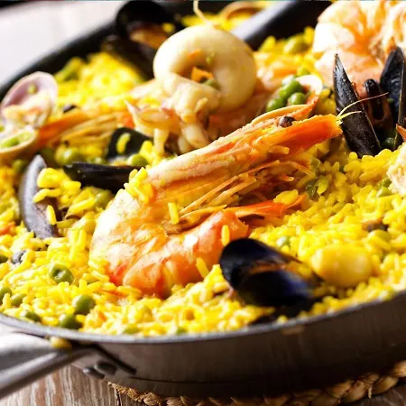 Stayatsas Marbella Luxury 2 Bedroom Apartment, 80 M2 Private Terrace, Pools, Walk To Beach & Puerto Banus 아파트 마르베야