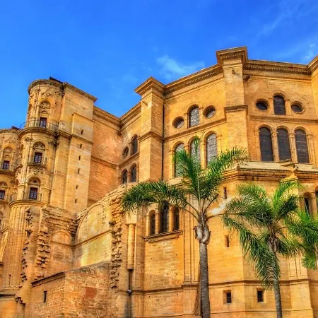 Stayatsas Marbella Luxury 2 Bedroom Apartment, 80 M2 Private Terrace, Pools, Walk To Beach & Puerto Banus *