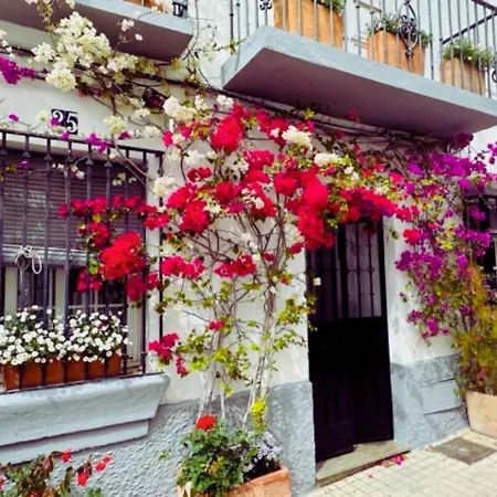 Stayatsas Marbella Luxury 2 Bedroom Apartment, 80 M2 Private Terrace, Pools, Walk To Beach & Puerto Banus