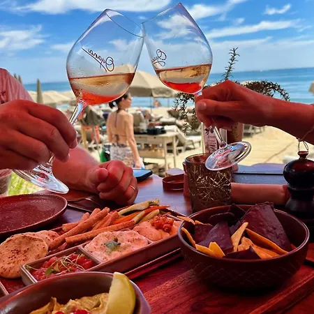 Stayatsas Marbella Luxury 2 Bedroom Apartment, 80 M2 Private Terrace, Pools, Walk To Beach & Puerto Banus 아파트 마르베야