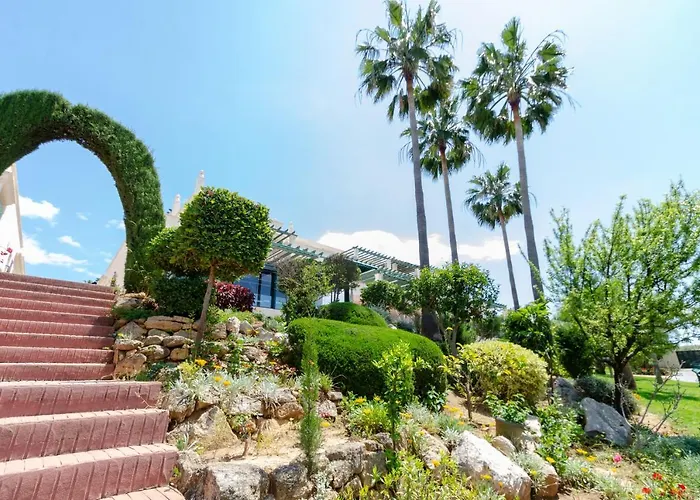 Stayatsas Luxury 2 Bedroom Apartment, 80 M2 Private Terrace, Pools, Walk To & Puerto Banus Marbella