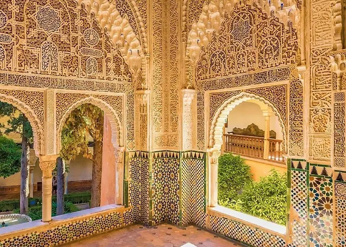 Stayatsas Luxury 2 Bedroom Apartment, 80 M2 Private Terrace, Pools, Walk To & Puerto Banus Apartamento