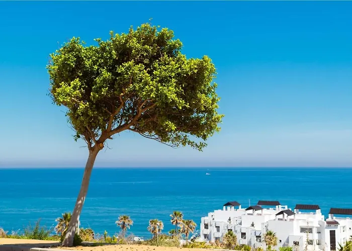 Stayatsas Luxury 2 Bedroom Apartment, 80 M2 Private Terrace, Pools, Walk To & Puerto Banus Apartamento