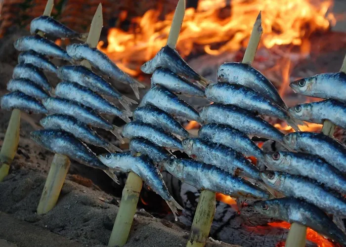 Stayatsas Luxury 2 Bedroom Apartment, 80 M2 Private Terrace, Pools, Walk To & Puerto Banus Marbella