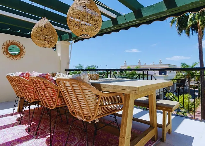 Stayatsas Luxury 2 Bedroom Apartment, 80 M2 Private Terrace, Pools, Walk To & Puerto Banus Apartamento *