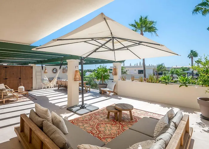 Stayatsas Luxury 2 Bedroom Apartment, 80 M2 Private Terrace, Pools, Walk To & Puerto Banus Marbella