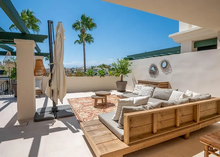 Stayatsas Luxury 2 Bedroom Apartment, 80 M2 Private Terrace, Pools, Walk To & Puerto Banus Apartamento Marbella