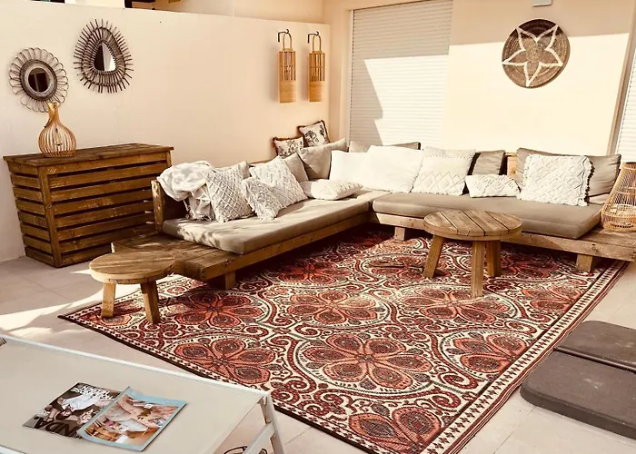 Stayatsas Luxury 2 Bedroom Apartment, 80 M2 Private Terrace, Pools, Walk To & Puerto Banus Marbella