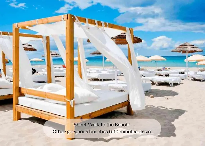 Stayatsas Luxury 2 Bedroom Apartment, 80 M2 Private Terrace, Pools, Walk To & Puerto Banus *