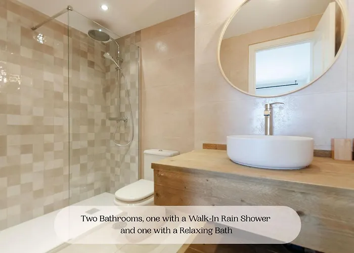 Stayatsas Luxury 2 Bedroom Apartment, 80 M2 Private Terrace, Pools, Walk To & Puerto Banus *