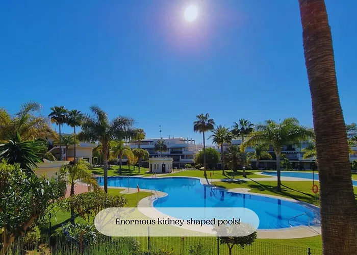 Stayatsas Luxury 2 Bedroom Apartment, 80 M2 Private Terrace, Pools, Walk To & Puerto Banus Apartamento *