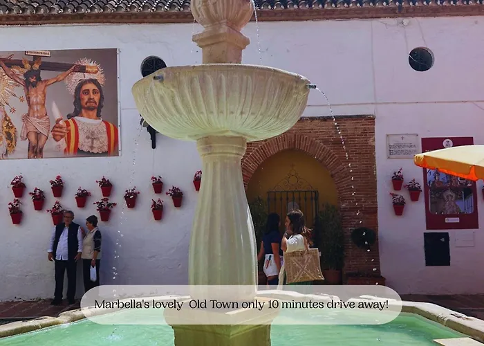 Stayatsas Luxury 2 Bedroom Apartment, 80 M2 Private Terrace, Pools, Walk To & Puerto Banus *