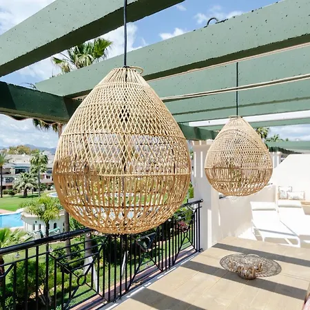 Stayatsas Marbella Luxury 2 Bedroom Apartment, 80 M2 Private Terrace, Pools, Walk To Beach & Puerto Banus Марбелья