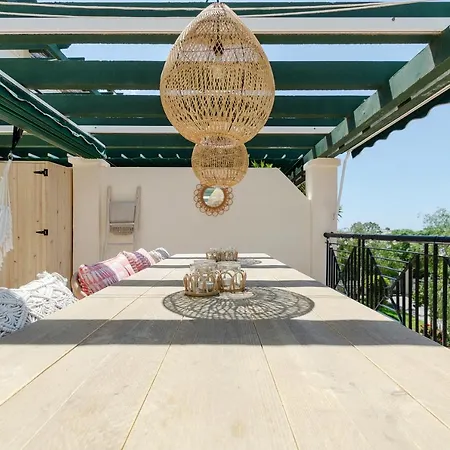 Апартаменты Stayatsas Marbella Luxury 2 Bedroom Apartment, 80 M2 Private Terrace, Pools, Walk To Beach & Puerto Banus *