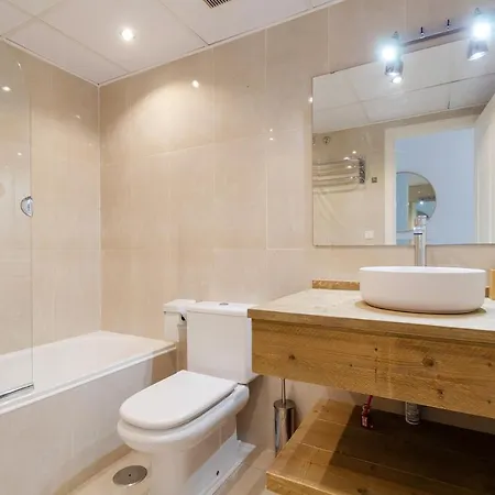 Stayatsas Marbella Luxury 2 Bedroom Apartment, 80 M2 Private Terrace, Pools, Walk To Beach & Puerto Banus Марбелья