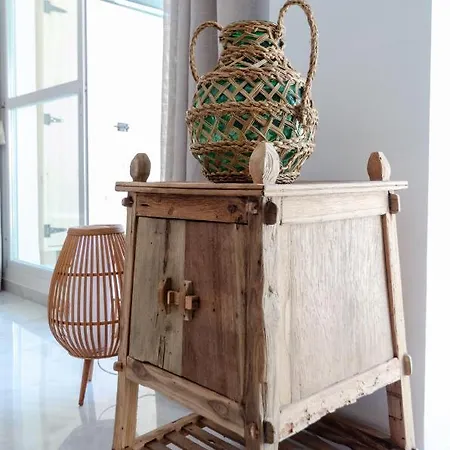 Stayatsas Marbella Luxury 2 Bedroom Apartment, 80 M2 Private Terrace, Pools, Walk To Beach & Puerto Banus Марбелья