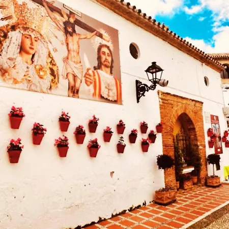 Апартаменты Stayatsas Marbella Luxury 2 Bedroom Apartment, 80 M2 Private Terrace, Pools, Walk To Beach & Puerto Banus