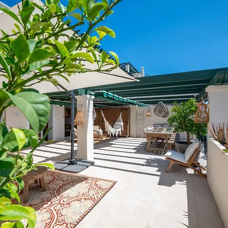 아파트 Stayatsas Luxury 2 Bedroom Apartment, 80 M2 Private Terrace, Pools, Walk To & Puerto Banus *