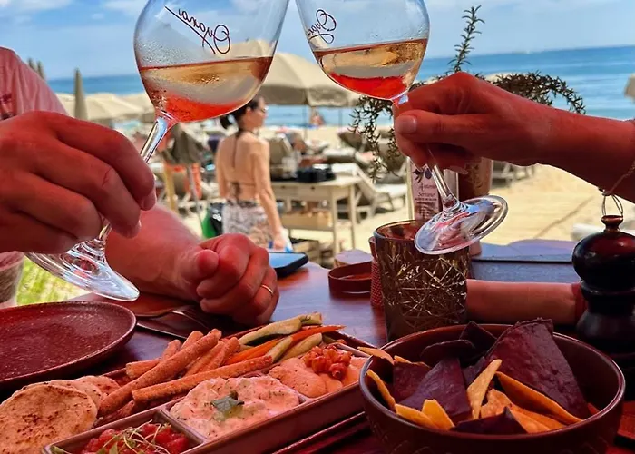 Stayatsas Luxury 2 Bedroom Apartment, 80 M2 Private Terrace, Pools, Walk To & Puerto Banus Apartament Marbella