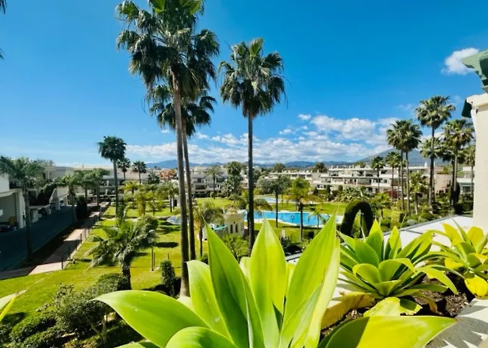 아파트 Stayatsas Luxury 2 Bedroom Apartment, 80 M2 Private Terrace, Pools, Walk To & Puerto Banus *