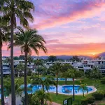 StayatSas Marbella Luxury 2 BR Apartment, 80 m2 Private Terrace, Huge Pools, Private Parking Walk to Beach&Puerto Banús Apartamento Marbella