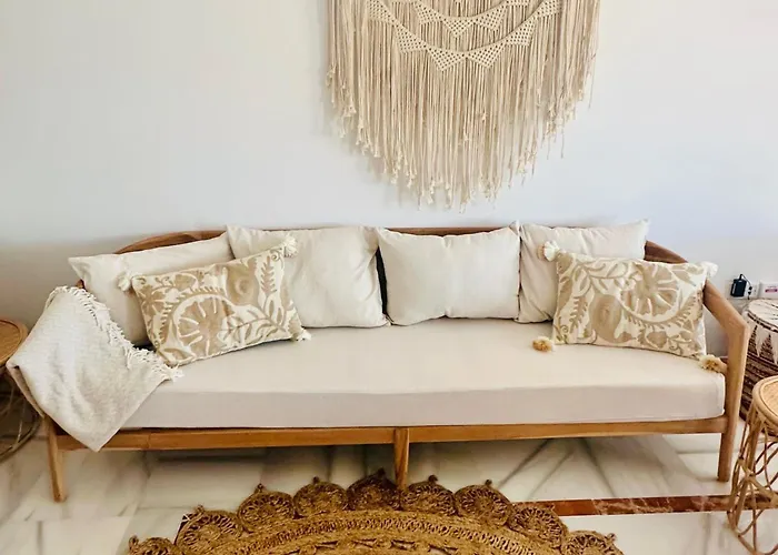 Stayatsas Luxury 2 Bedroom Apartment, 80 M2 Private Terrace, Pools, Walk To & Puerto Banus