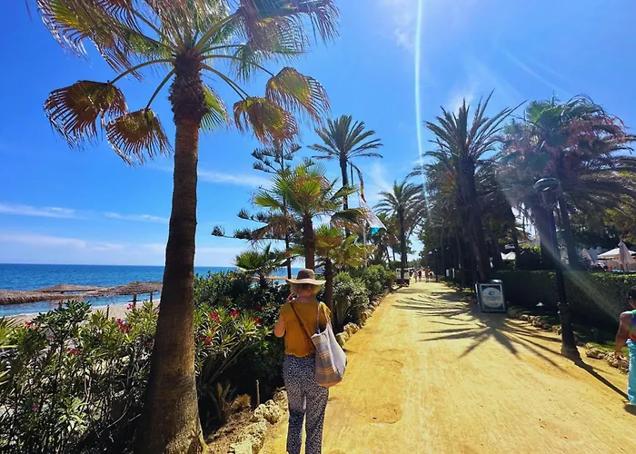 Stayatsas Luxury 2 Bedroom Apartment, 80 M2 Private Terrace, Pools, Walk To & Puerto Banus